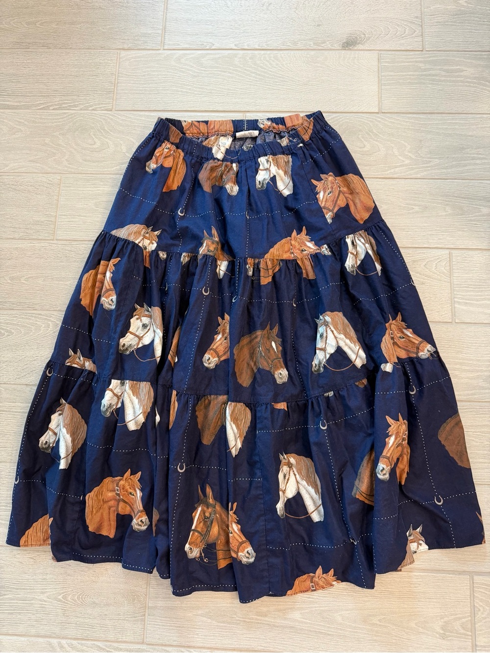 BROOM SKIRTS 100% Cotton Tiered Equestrian Horse Horseshoe Skirt GUC